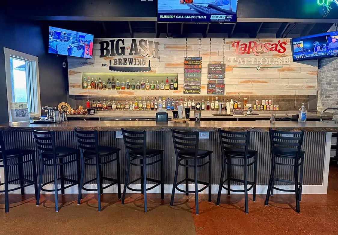 Bar counter and back bar